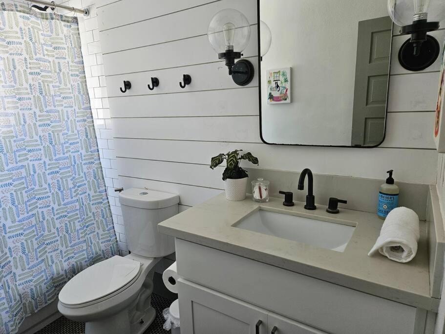 Entire Home In Historic Long Beach Close To Shops ภายนอก รูปภาพ