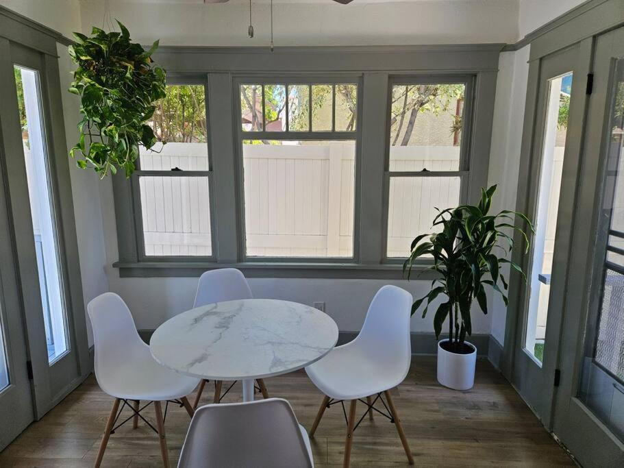 Entire Home In Historic Long Beach Close To Shops ภายนอก รูปภาพ