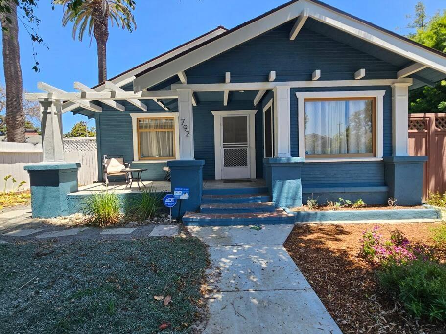 Entire Home In Historic Long Beach Close To Shops ภายนอก รูปภาพ